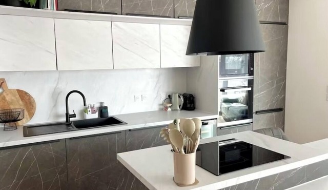 Modern T3 apartment with parking 5 minutes from the market