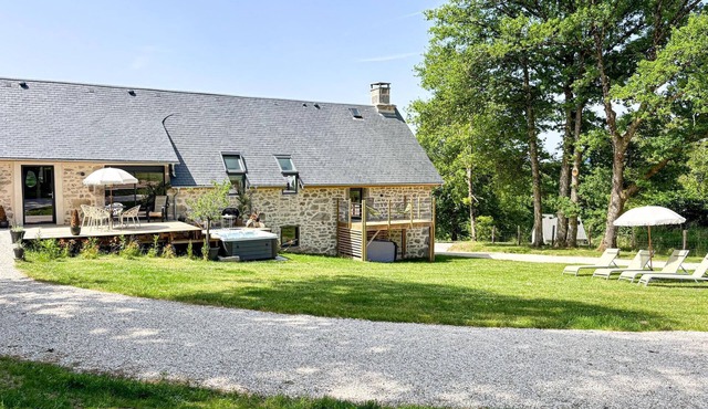 Nice home in Alleyrat with WiFi