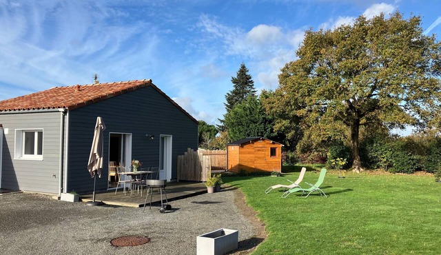 Peaceful Cottage with Garden and Convenient Parking