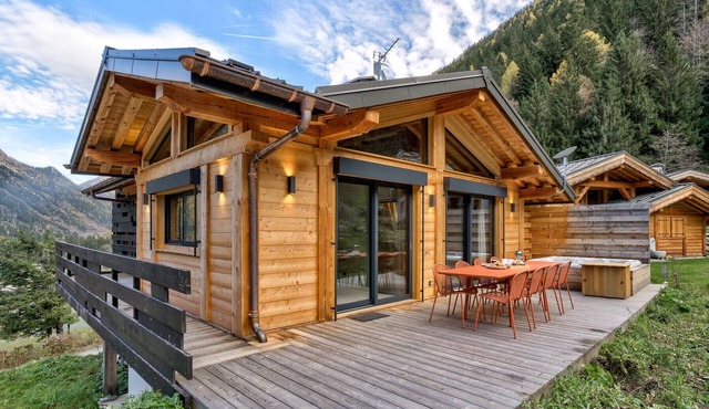 Peaceful Serviced Chalet with Indoor Pool