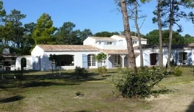 Pretty house on the isle of Noirmoutier, quiet with direct access to the ocean
