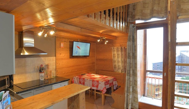 Quiet studio with balcony in Arc 2000, sleeps 6