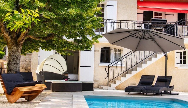 Résidence Les Frugères★ | Exclusive Villa with Private Pool near Cognac