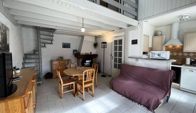 Résidence Metiviers - Houses & Villas for 6 People