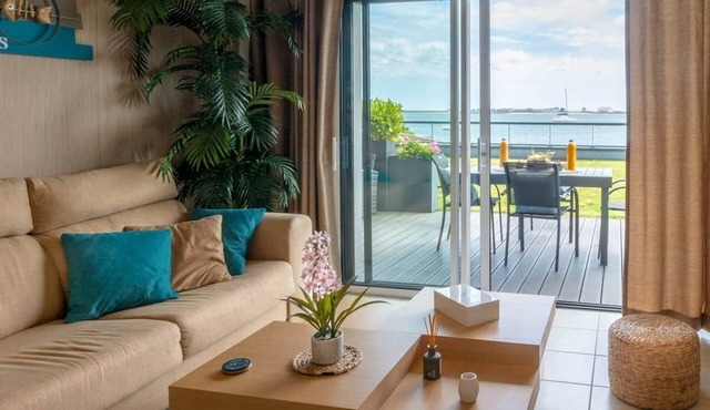 REF 231 Port-Louis apartment type 2 terrace sea view