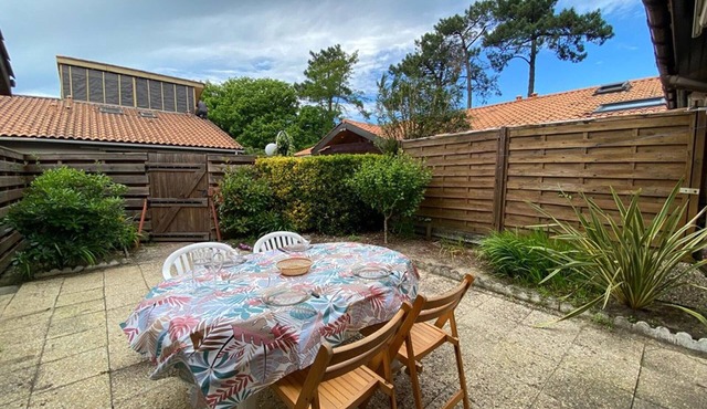 Renovated Patio Villa with Large Terrace, BBQ, and Parking