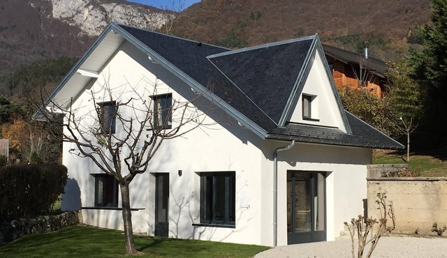 Rent a recently renovated house near the slopes in Savoie