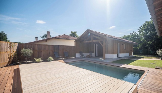 Restored barn in its Landes airial
