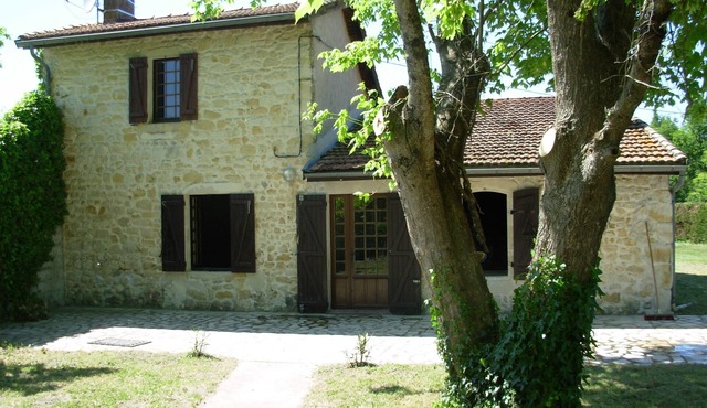 Restored country house, 4 persons 2200qm meadow, 2 terraces,