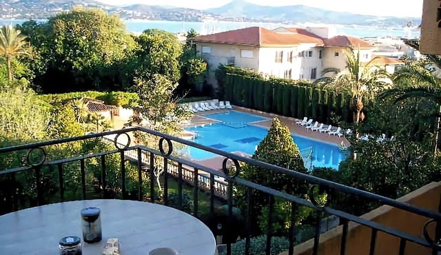 Saint Tropez - center apartment with pool