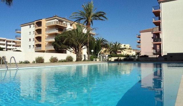 Sainte Maxime: Studio Cabine 4 Pers avec Piscine, Parking, Clim, Terrasse et Lave-Vaisselle