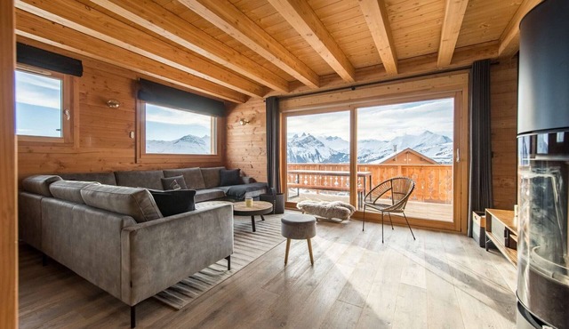 Semi-detached chalet near the slopes with panoramic views