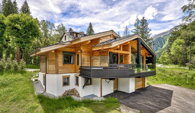 Serviced Alpine Chalet with Indoor Pool