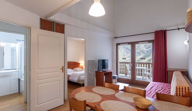 Spacious duplex with south terrace - 7 guests
