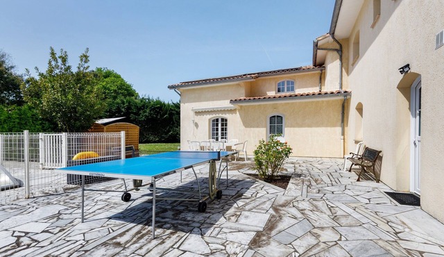 Spacious House in the Heart of Médoc Between Estuary and Ocean