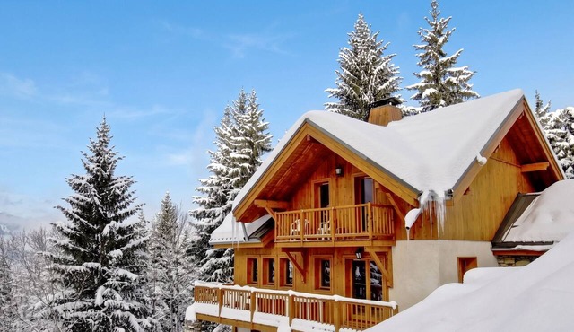 Spacious Luxury Chalet | Alpe d'Huez Ski Area | Sleeps 14 | Mountain Views