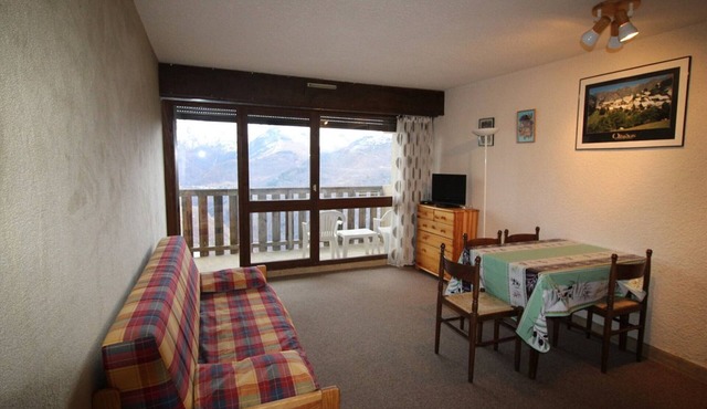 Spacious studio cabin 250m from slopes, sleeps 4, free parking - Auris en Oisans