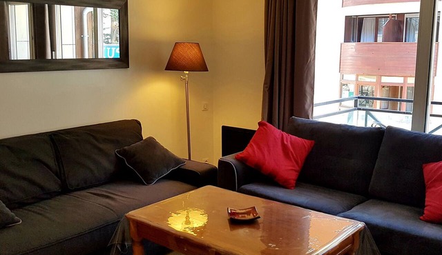 Spacious T2 Center, Wifi, Sleeps 4 in Brides-les-Bains