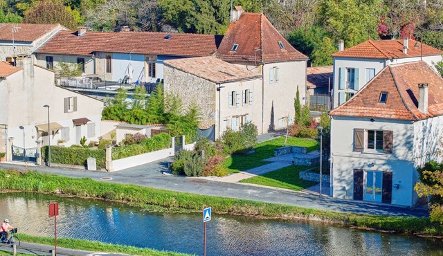 Stone House by the Canal in Saint-Capraise-de-Lalinde, Dordogne