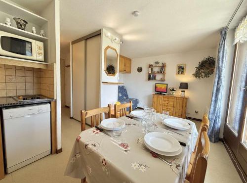 Studio cabine à 700m de Praz-Sur-Arly, navettes gratuites, parking, wifi et ménage inclus - FR-1-603-4