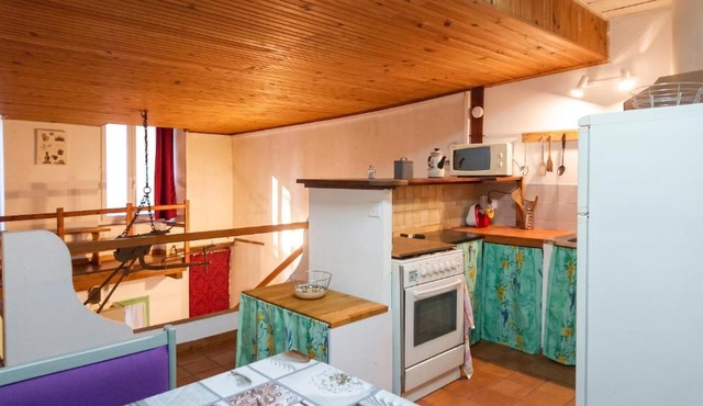Studio de village vintage à Belgentier - 50 m² avec entrée privée