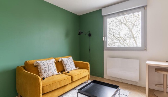 Studio refait à neuf avec Parking en Bord de Loire