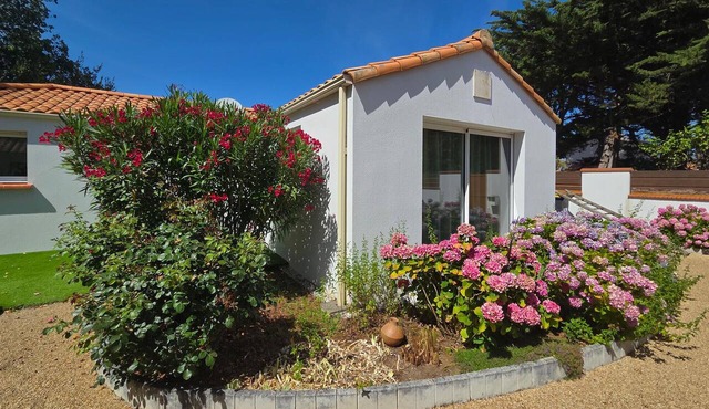 Stunning home in La Plaine-Sur-Mer with WiFi