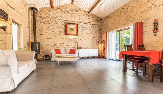 Stunning home in Bouguenais with WiFi