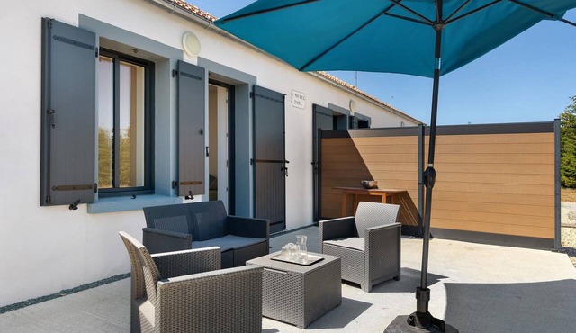 The Cozy Nest, 2 to 4 Guests, Heated Pool, in Vendée!