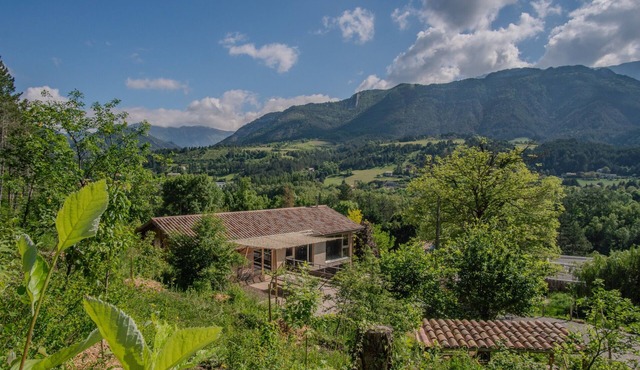 To the Rhythm of Diois – Two Independent Gîtes for up to 20 Guests Facing the Vercors