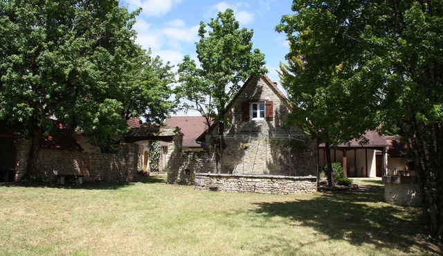 TRADITIONAL COUNTRY HOUSE IN THE PERIGORD