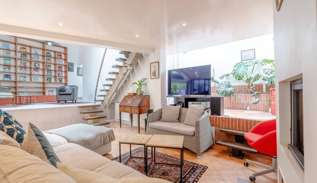 Unique 4BR Architect House w/Private Terrace