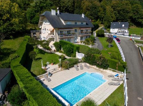 Villa avec piscine face aux Pyrénées