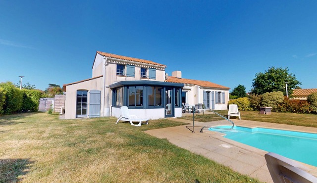 Villa BlueGreen - Pool, enclosed garden & sleeps 8