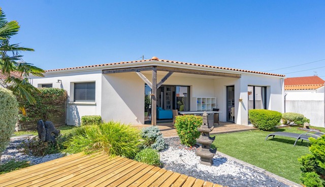 Villa Ganesh with Private Terrace, Private Garden, and Wi-Fi