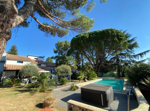 VILLA & JACCUZI-SAUNA-PISCINE-MASSAGES du "Nirvâna Vivant"
