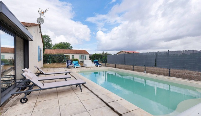 Villa Joël – House with Private Pool, 10 Minutes from the Beach