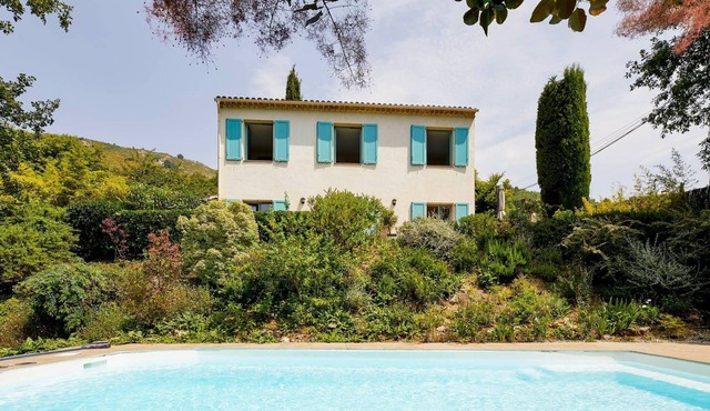 Villa La Nicoise - Four Bedroom Villa, Sleeps 8