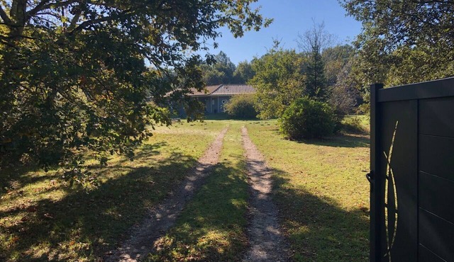 Villa Le Clos du Reine – Forest, Lake, Ocean & Pool (sleeps 12)