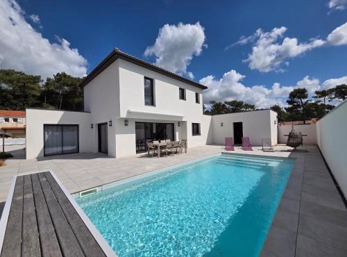 Villa neuve 130m² avec piscine chauffée, 4 chambres - FR-1-194-321
