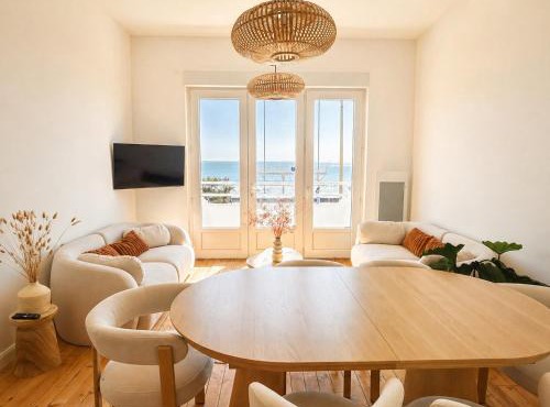 Villa Pacis rénovée - Face mer La Baule hyper centre -15 pers - 5 suites avec SDB -Terrasse & BBQ sous les pins