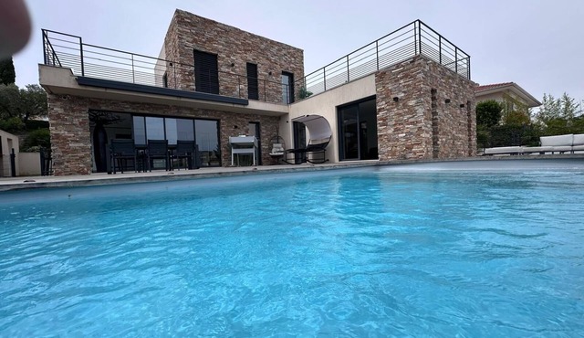 Villa Ronsard modern - sea view - swimming pool - air conditioning