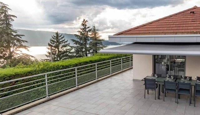🏡 Villa Sunset – Infinity Pool & Panoramic Lake Views 🌅✨ ✨ An exceptional property overlooking one of the most stunning panoramas of Lake Annecy ✨