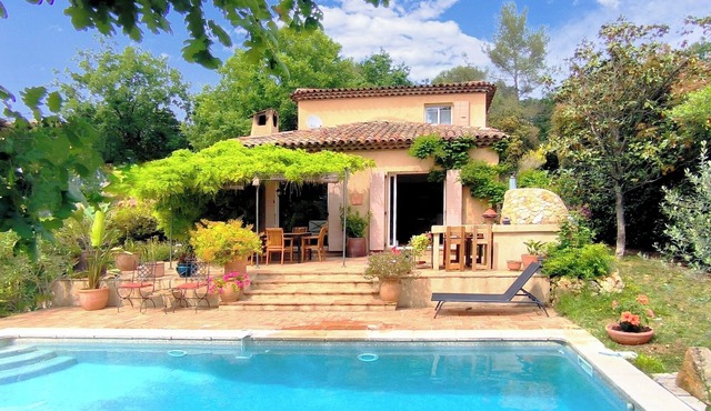 VILLA The Place to be