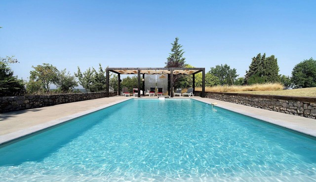 Villa with 360° Views, Private Pool, Lake View and Wi-Fi