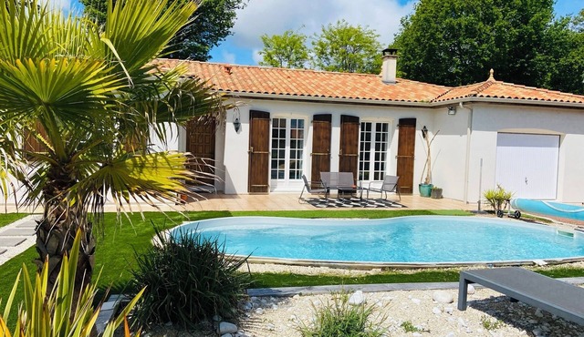 Villa with swimming pool