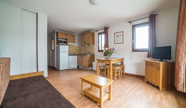 Wifi, swimming pool, terrace, balcony, parking, tv, ski locker, 28-30m², Les Bottières