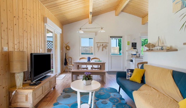 Wooden Country Holiday Home with Private Terrace, Wi-Fi, and Air Conditioning