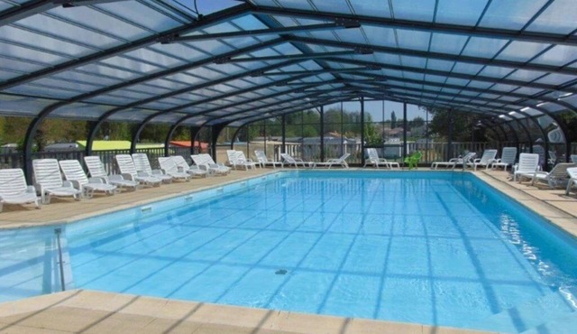 ZEcamping 3 étoiles animé piscine couverte pet friendly locatif TV