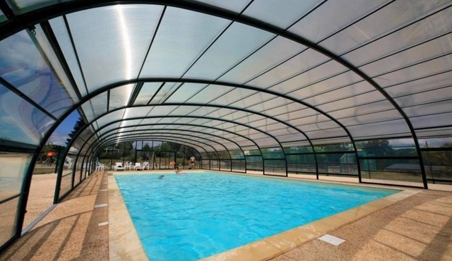 ZEcamping 3 étoiles animaux acceptés tennis piscine couverte